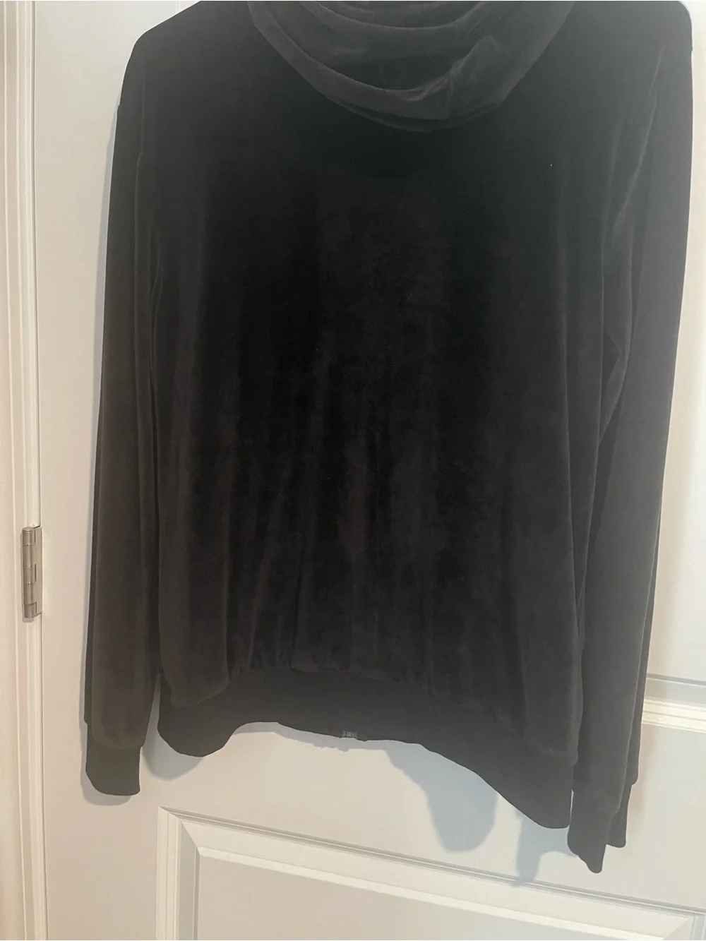 Nike Woman’s M Black Velour Full Zip Hoodie with White Embroidered Swoosh. 20P-P